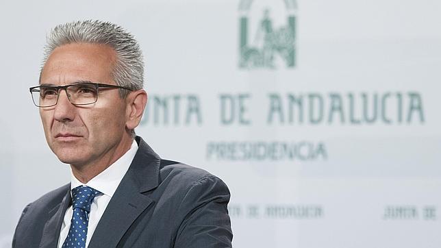 La Junta cree que el bloqueo a la investidura frena al crecimiento económico