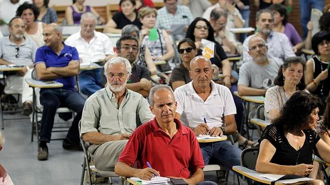 Ganemos contra los concejales en procesiones