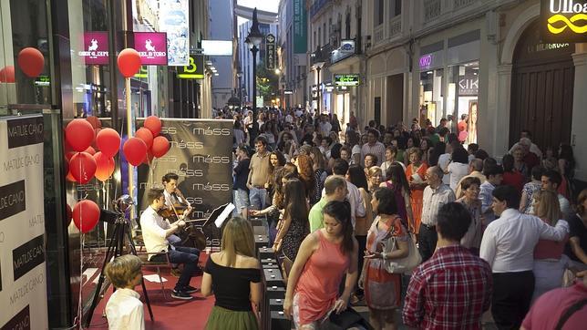 Las ventas de la «Shopping night» subieron hasta un 8%
