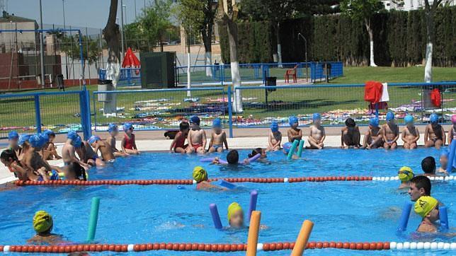 Todo listo en las piscinas municipales de Dos Hermanas para recibir el verano