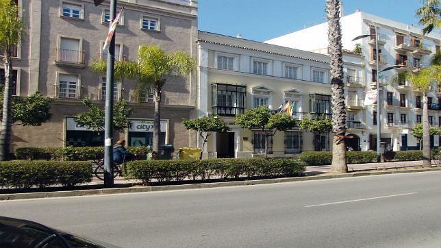 Doce jerezanos pasan a la semana por la Oficina de Intermediación Hipotecaria