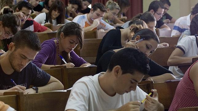Más de 41.000 alumnos afrontan la selectividad esta semana en Andalucía