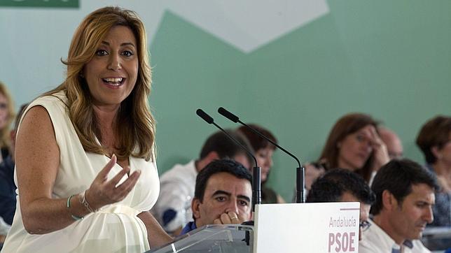 Susana Díaz elige a los técnicos frente a la cuota del PSOE para su Gobierno