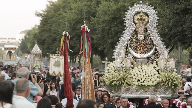 Monumental Regina Mater