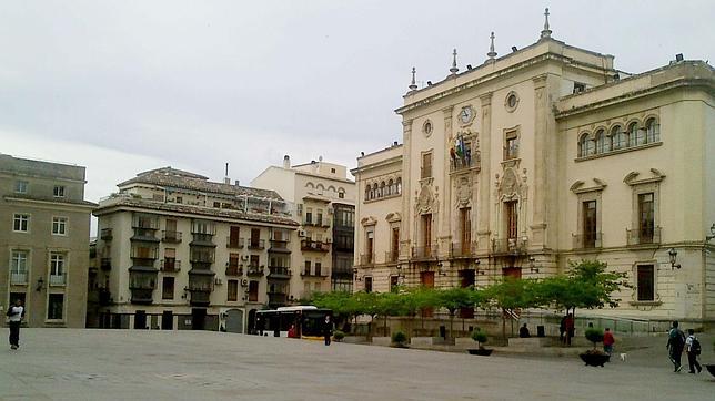 El PP aprueba en solitario un crédito para poder pagar las nóminas