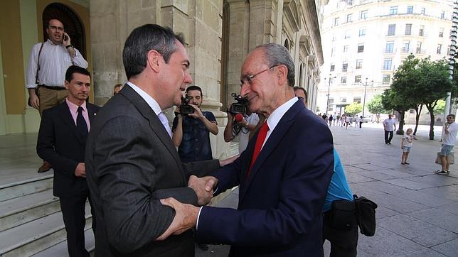 El alcalde de Málaga enoja al PP sevillano con su visita a Juan Espadas