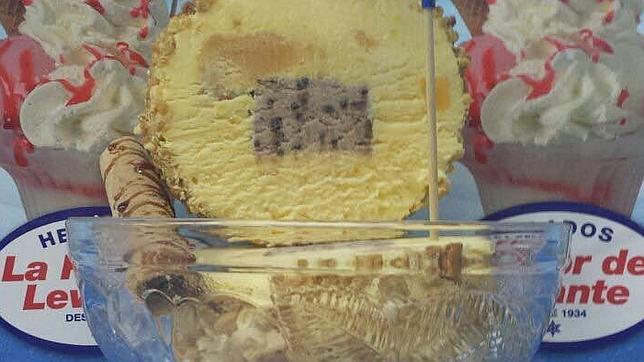 Copa de «corte de crocanti» en la heladería La Flor del Levante