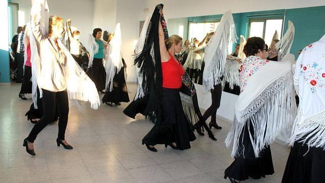 Adiós a los ruidos del aula de baile en el centro cultural de Montequinto