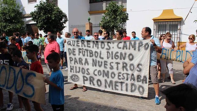 Los clubes de fútbol de Vistalegre se rebelan contra el Ayuntamiento de Utrera