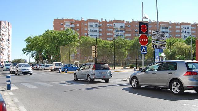 Un cruce peligroso para los vehículos en Montequinto