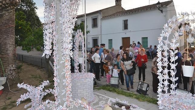 Los habitantes de añora disfrutan de su fiesta más característica, la Cruces de Mayo