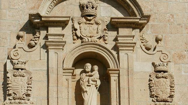 Fachada principal del convento de las Carmelitas Descalzas fundado en Beas por Santa Teresa