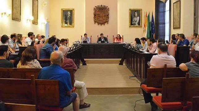 El ayuntamiento de Utrera acusa al anterior gobierno de no controlar los gastos municipales