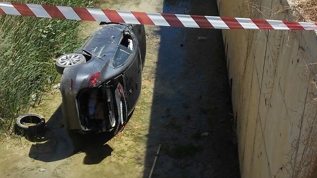 Cinco heridos leves en un impactante accidente en Utrera