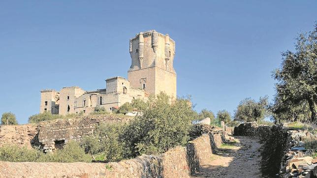 La Junta da el primer paso para restaurar el castillo de Belalcázar