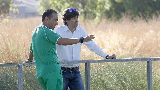 Defensa y delantero, opciones del Córdoba para el último día de fichajes