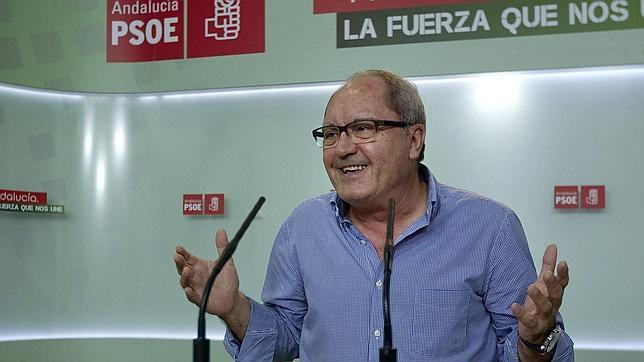 El PSOE quiere convencer a la oposición de que investigar formación «no es una prioridad»
