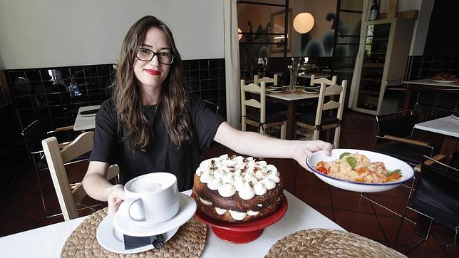Menú vegetariano: capuccino de champiñones; risotto de cherry y tarta colibri, que se puede cambiar por un café