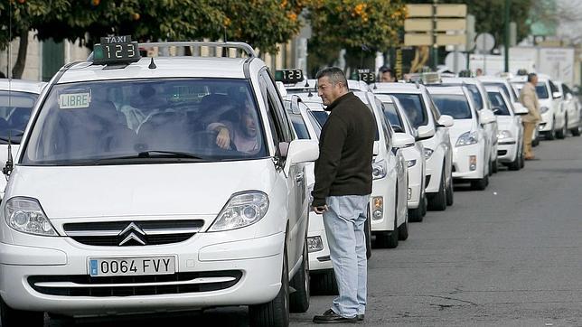 La Secretaría General del Pleno avala la legalidad de la ordenanza del taxi