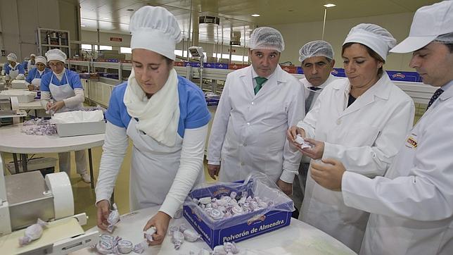 Estepa se pone manos a la obra en la nueva temporada de elaboración de mantecados