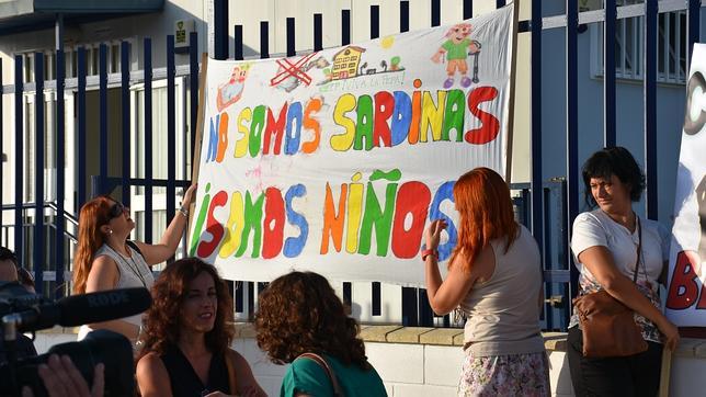 Los alumnos de Mijas protestan por las caracolas: «No somos sardinas»