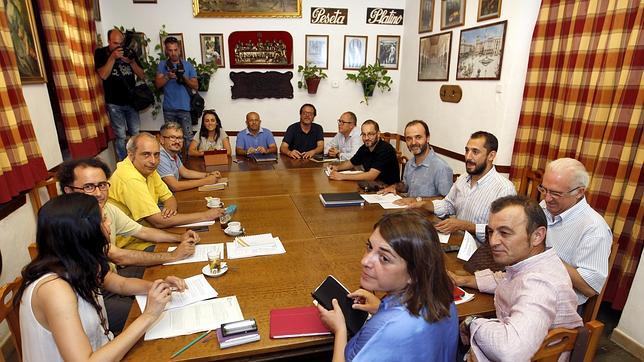 El PP pregunta qué dicen IU y Ganemos de las cofradías