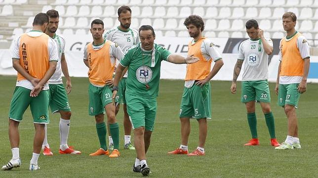 Víctor Pérez entra en el lugar de Caballero