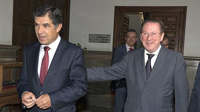 El Parlamento debatirá el plus mensual que la Junta paga al presidente del TSJA