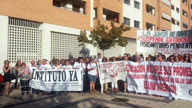 Un barrio de Málaga no quiere que a sus hijos los escolaricen «como en un campo de concentración»