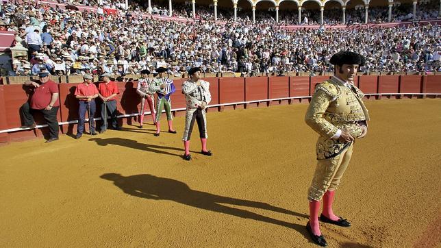 Una foto de Morante cada día - Página 10 Morante-sevilla-plaza--644x362