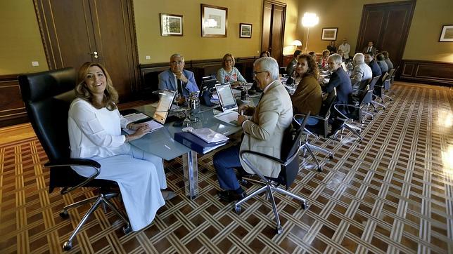 Las empresas forestales, hartas de que la Junta contrate a dedo