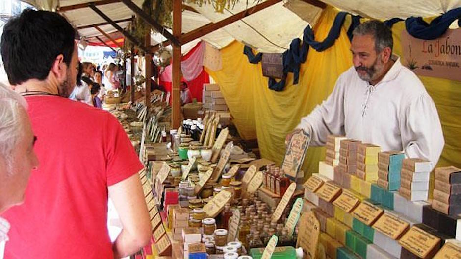 Los puestos de artesanía son uno de los atractivos del evento