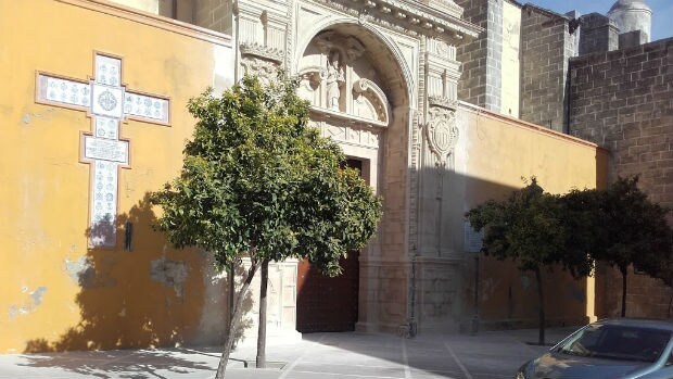 Portada de la basílica de la Merced en Jerez de la Frontera