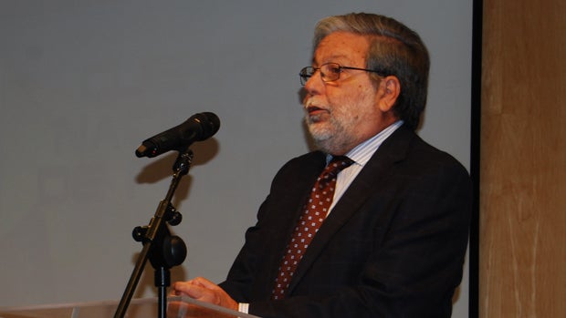 El alcalde socialista Francisco Toscano