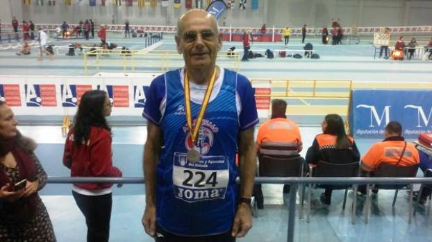 Diego Eslava comenzó a hacer deporte tras jubilarse y no para de sumar triunfos
