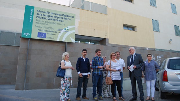 Los populares en la residencia donde la Junta trasladará a los usuarios