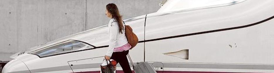 Una viajera en la Estación María Zambrano de Málaga