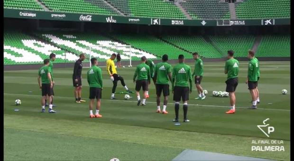 Guardado se entrena con el grupo