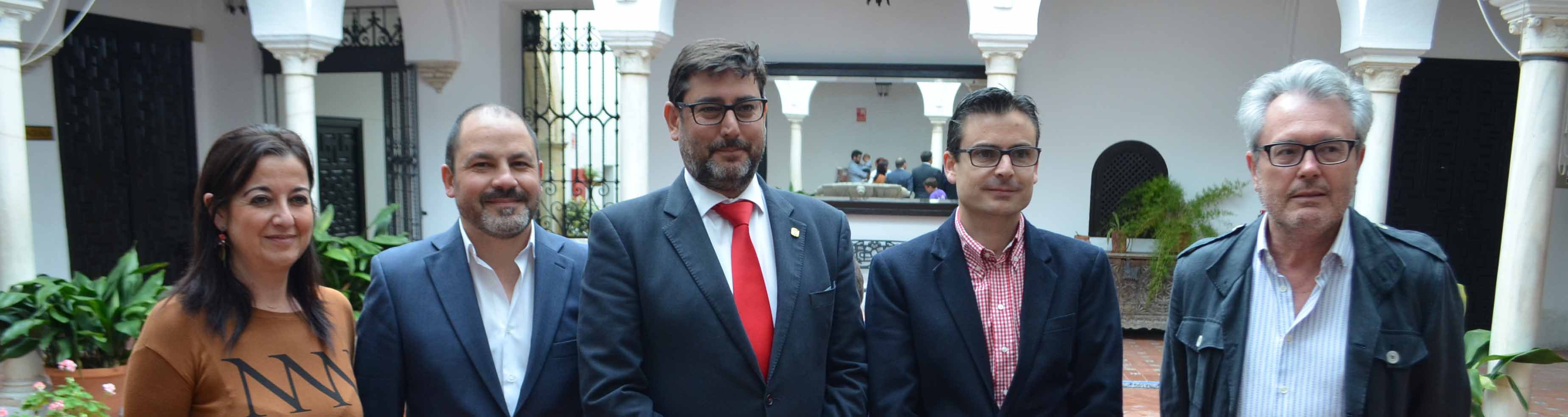El alcalde de Utrera, José María Villalobos, ha apoyado el surgimiento de esta orquesta