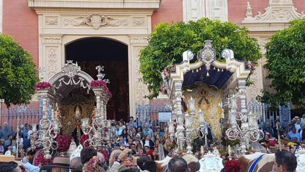 El Rocío 2018: Estampa histórica en el Salvador con la salida de Sevilla junto a El Viso