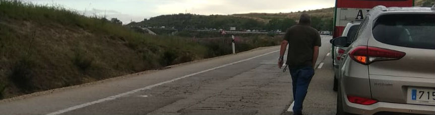 El accidente ha originado un gran atasco en la principal carretera convencional de Jaén.