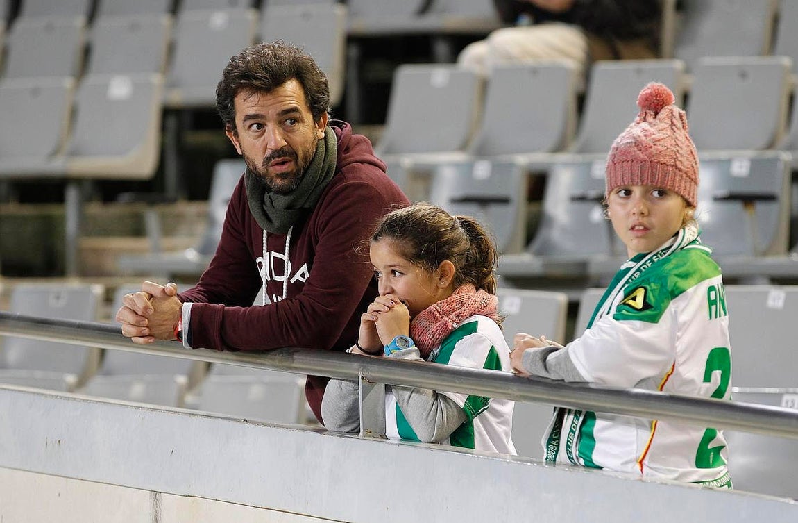 En imágenes, el ambiente en la grada de El Arcángel