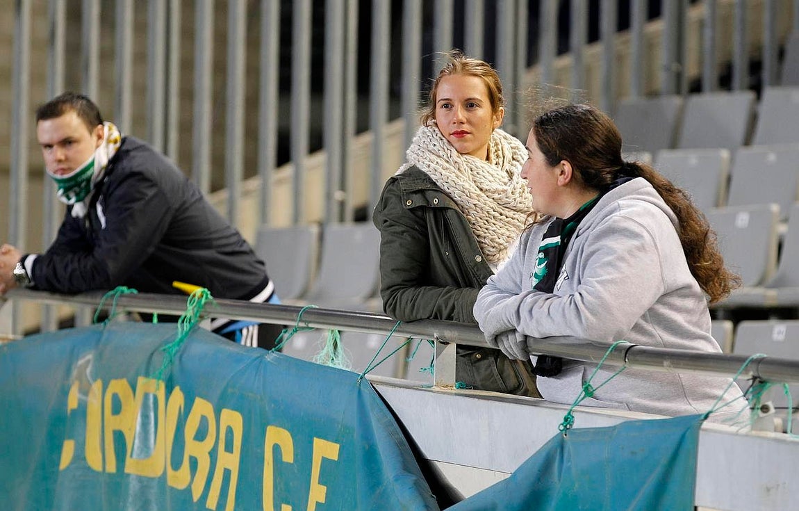 En imágenes, el ambiente en la grada de El Arcángel