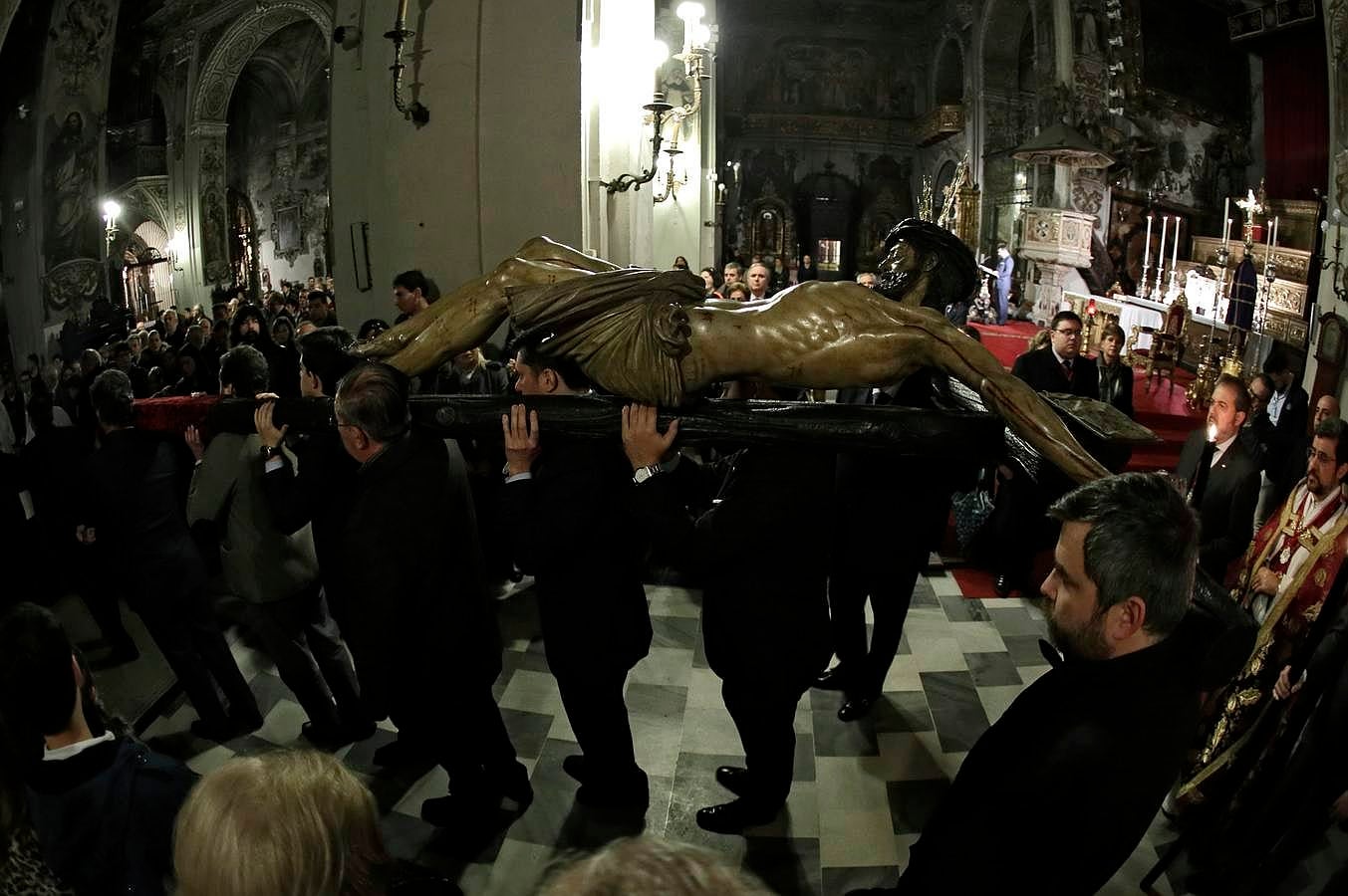 Recogimiento en el via crucis interior del Calvario