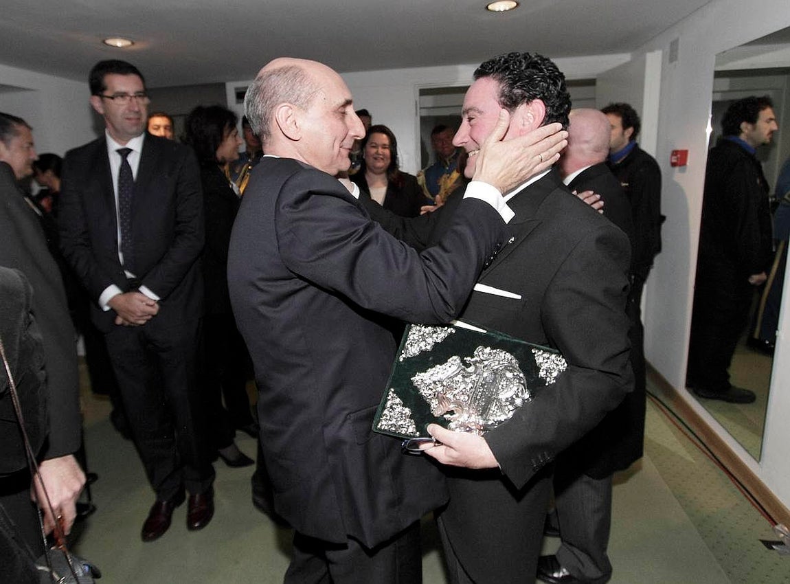 Sevilla, entregada al pregón de Rafa Serna