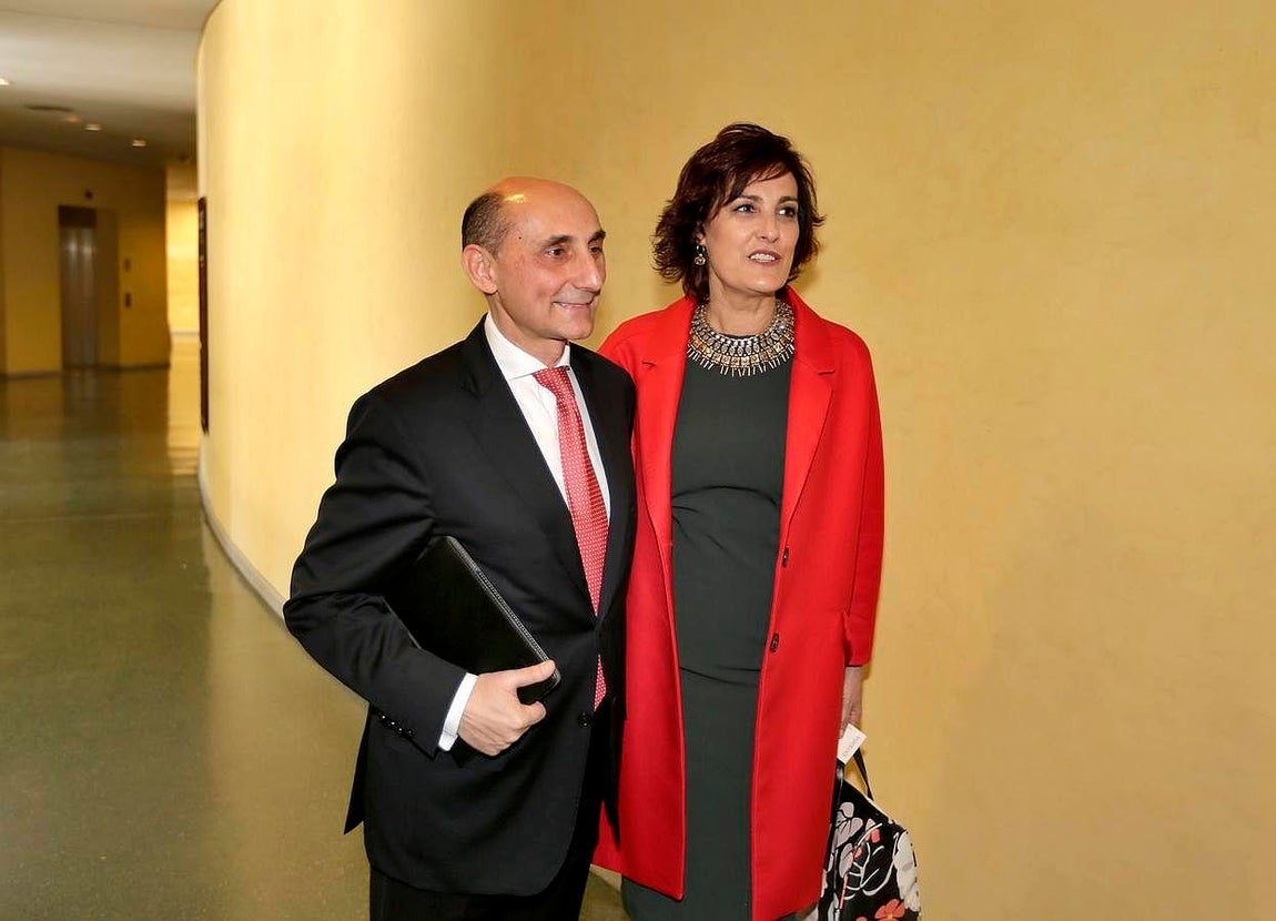 Sevilla, entregada al pregón de Rafa Serna