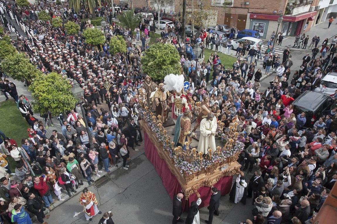 La lluvia obligó al Amor a volver a su templo