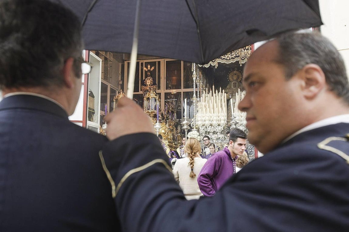 La lluvia impidió al Rescatado salir en estación de penitencia