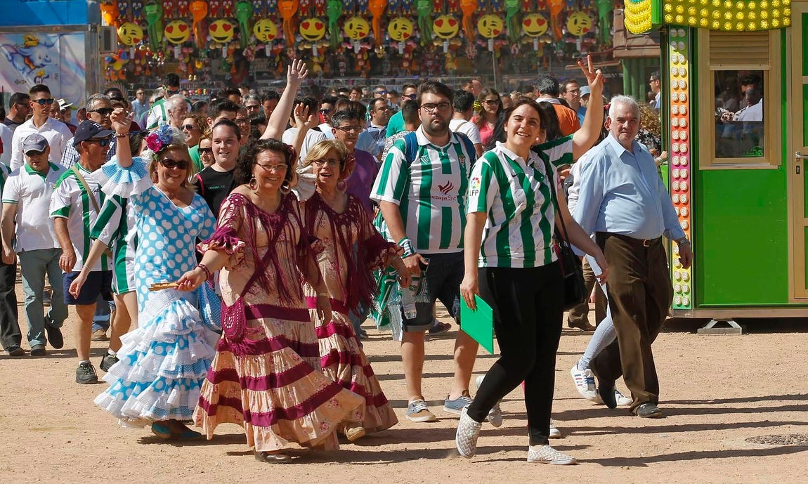 En imágenes, el ambiente en la grada del Córdoba-Elche