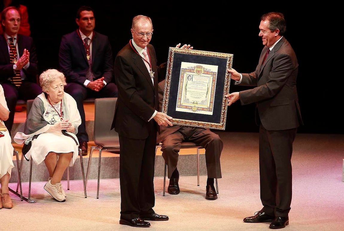 Benito Valdés es nombrado Hijo Adoptivo de Sevilla